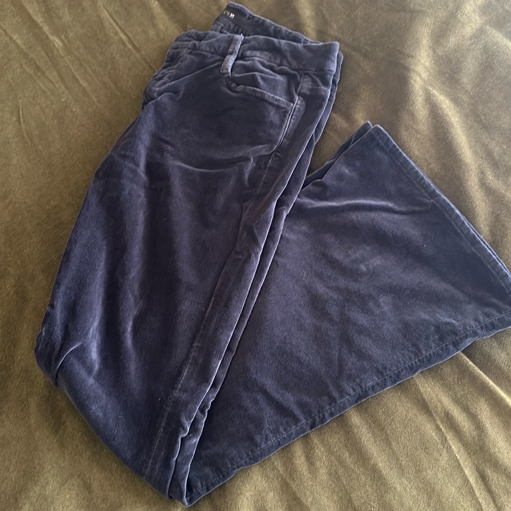 Joe’s navy blue velvet flare jeans 28